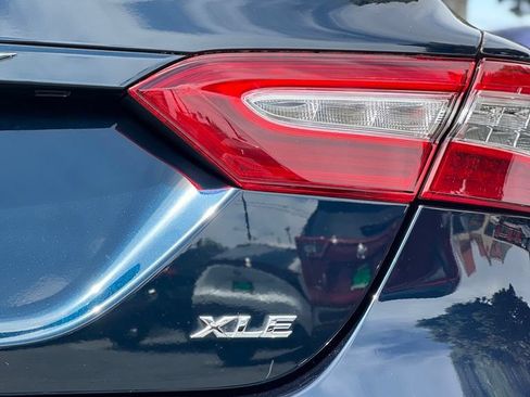 Certified 2018 Toyota Camry XLE w/ Audio Package FWD image 10