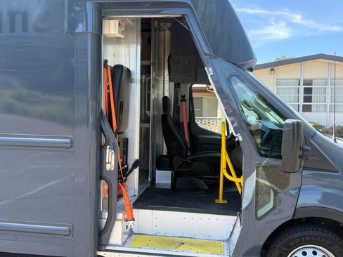 Used 2021 Ford Transit 350 DRW RWD image 23