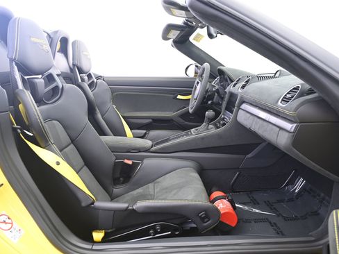 Certified 2025 Porsche 718 Boxster Spyder RS RWD image 23