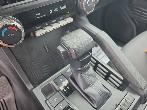 Used 2024 Toyota Tacoma SR AWD/4WD image 22