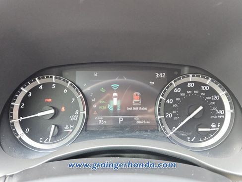 Used 2020 Toyota Highlander XLE FWD image 21