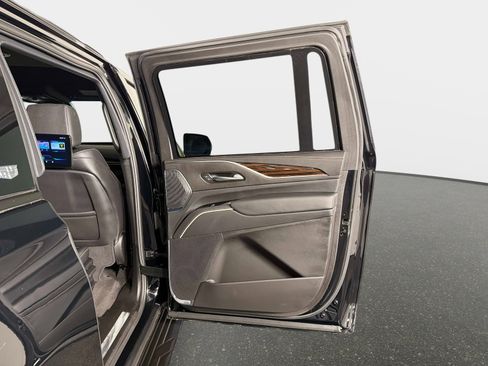Used 2024 Cadillac Escalade ESV Luxury image 26
