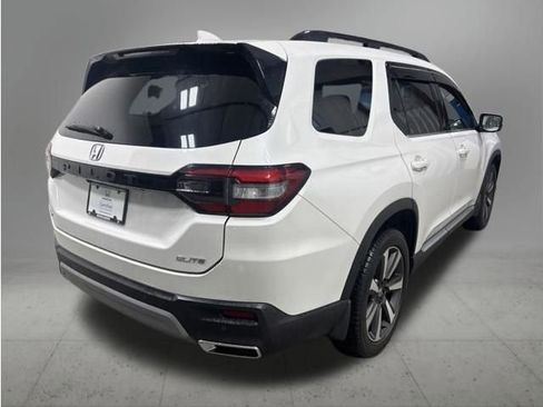 Certified 2023 Honda Pilot Elite image 5