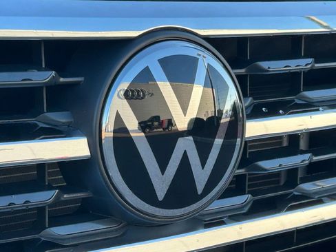 Used 2023 Volkswagen Atlas Cross Sport SEL image 43