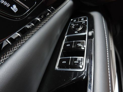 New 2026 Cadillac Optiq Luxury 2 image 21