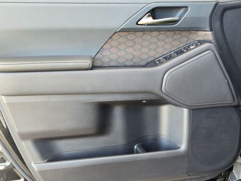 Used 2025 Lexus GX 550 w/ Cold Area Package AWD/4WD image 11