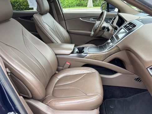 Used 2017 Lincoln MKX Reserve w/ Driver Assistance Package image 19