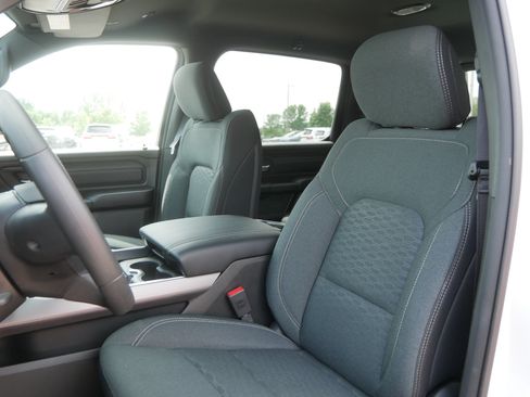 New 2026 RAM 1500 Express AWD/4WD image 4