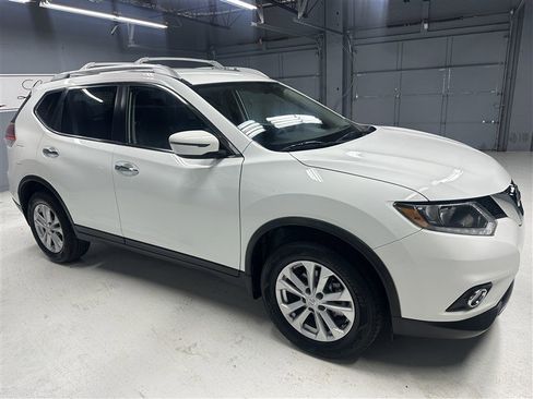 Used 2016 Nissan Rogue SV AWD/4WD image 8
