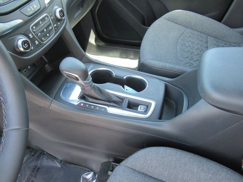 Certified 2023 Chevrolet Equinox LT FWD image 17