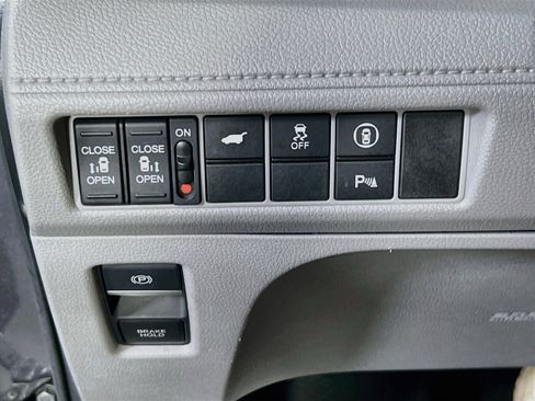 Used 2023 Honda Odyssey Touring image 10