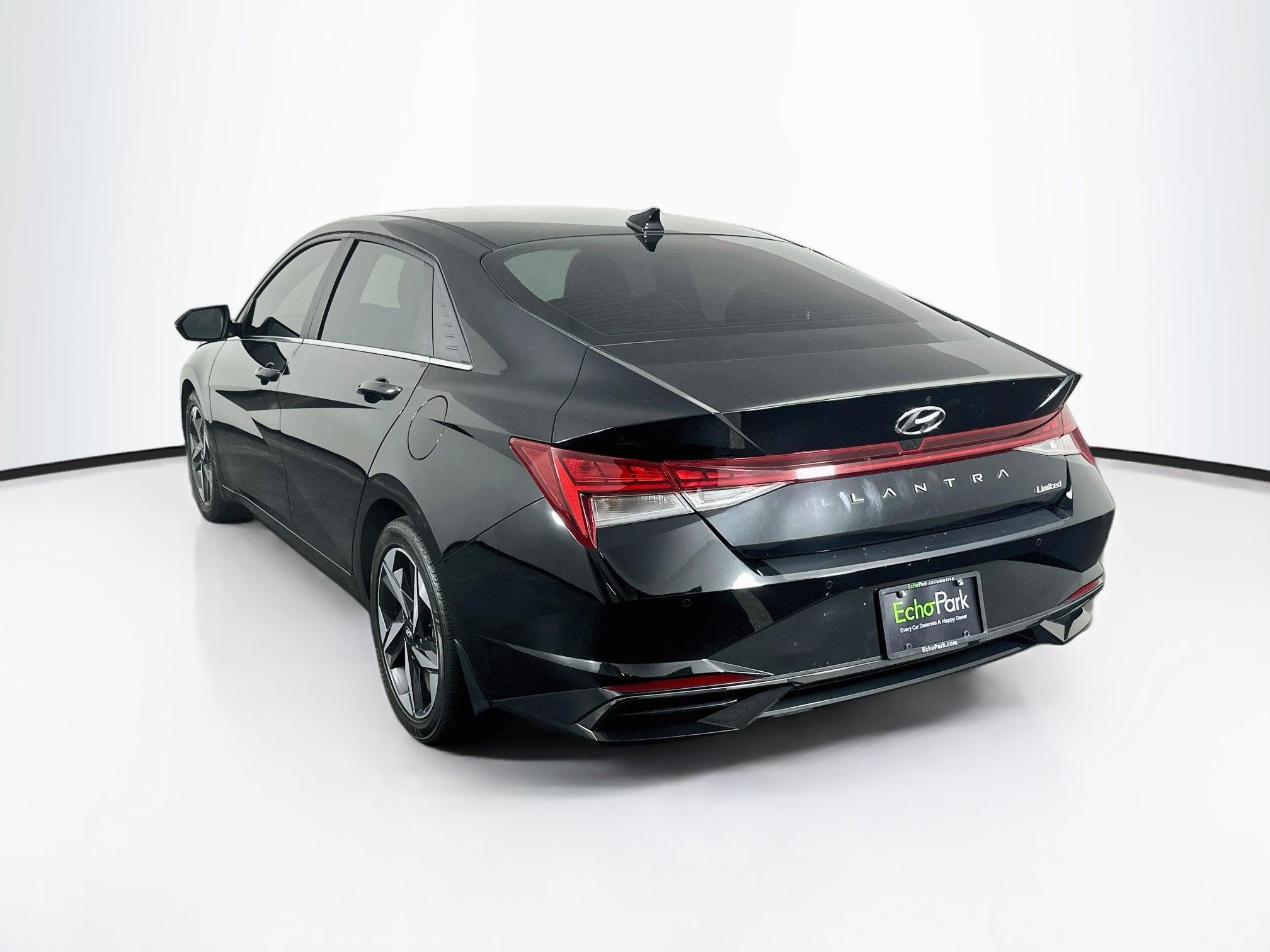 Used 2023 Hyundai Elantra Limited FWD image 5
