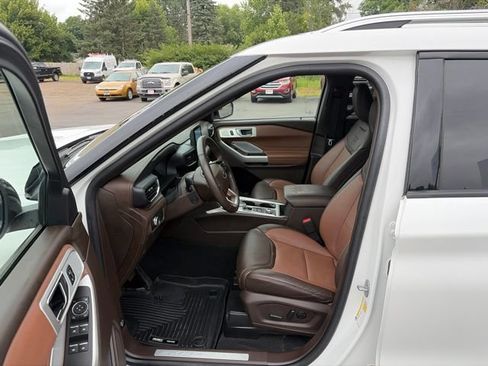 Used 2022 Ford Explorer King Ranch w/ Premium Technology Package AWD/4WD image 11