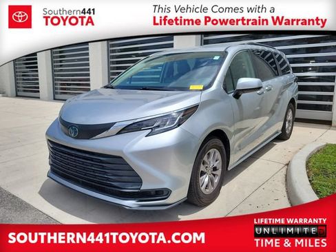 Used 2021 Toyota Sienna LE FWD image 1