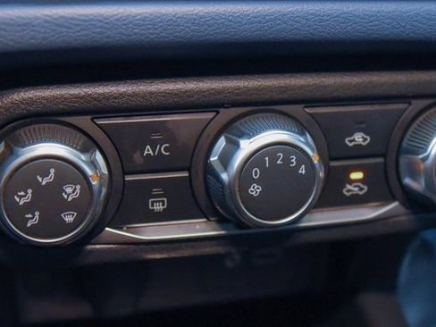 Used 2025 Nissan Versa SV image 20