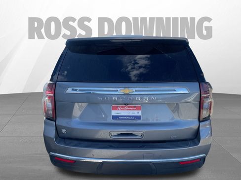 Used 2022 Chevrolet Suburban LT w/ Luxury Package image 5