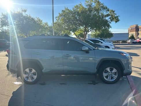 Used 2023 Toyota RAV4 XLE AWD/4WD image 4