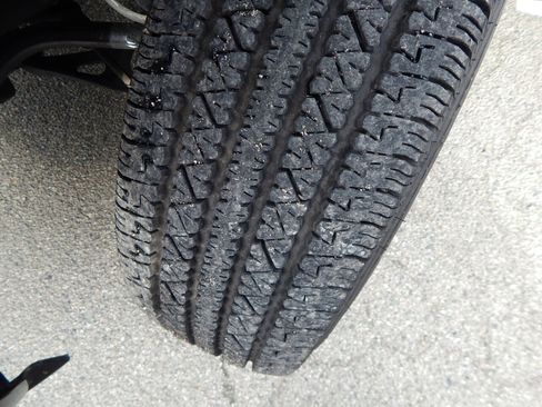 Used 2024 Chevrolet Express 2500 w/ Driver Convenience Package image 28