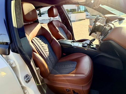 Used 2019 Maserati Ghibli GranLusso RWD image 35
