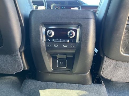 Used 2024 GMC Yukon XL Denali Ultimate AWD/4WD image 24