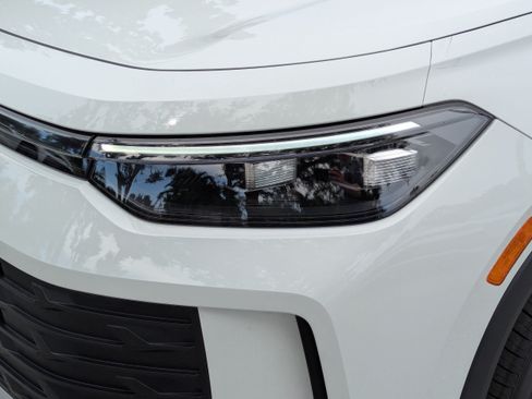 New 2026 Volkswagen Tiguan S FWD image 9