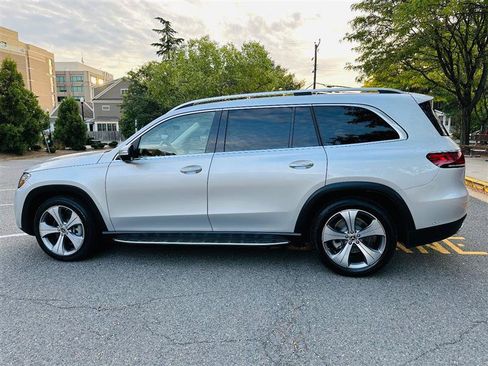 Used 2021 Mercedes-Benz GLS 450 4MATIC image 11