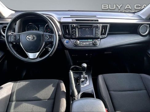 Used 2018 Toyota RAV4 XLE image 16