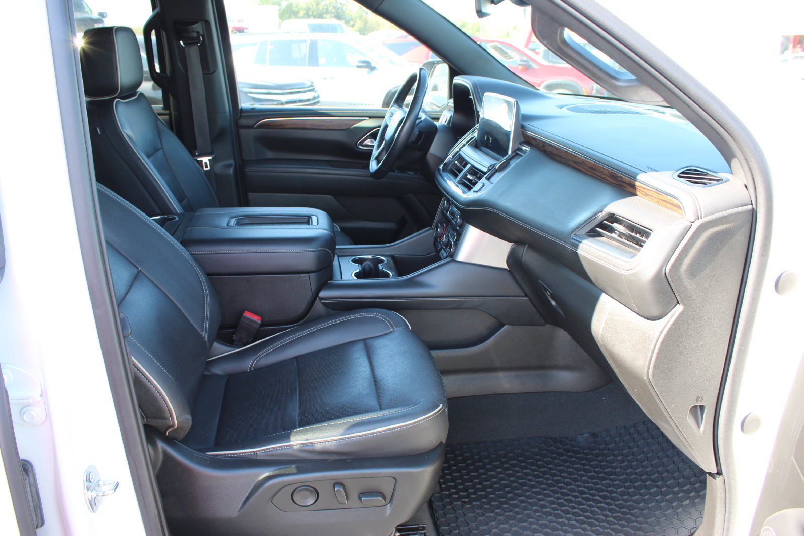 Used 2022 Chevrolet Tahoe Premier w/ Texas Edition AWD/4WD image 23