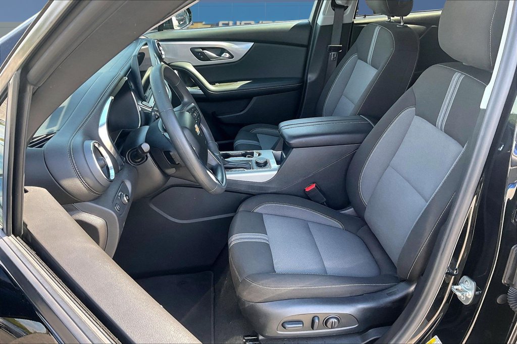 Used 2025 Chevrolet Blazer LT FWD image 21