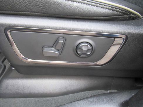 Used 2024 RAM 1500 Limited w/ Body Color Bumper Group image 23