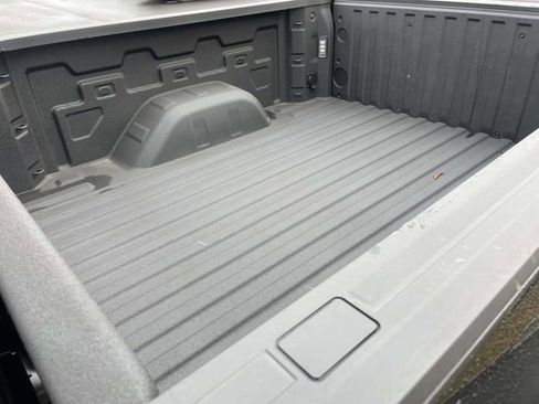 Used 2025 Chevrolet Silverado 1500 LT w/ Leather Package image 10