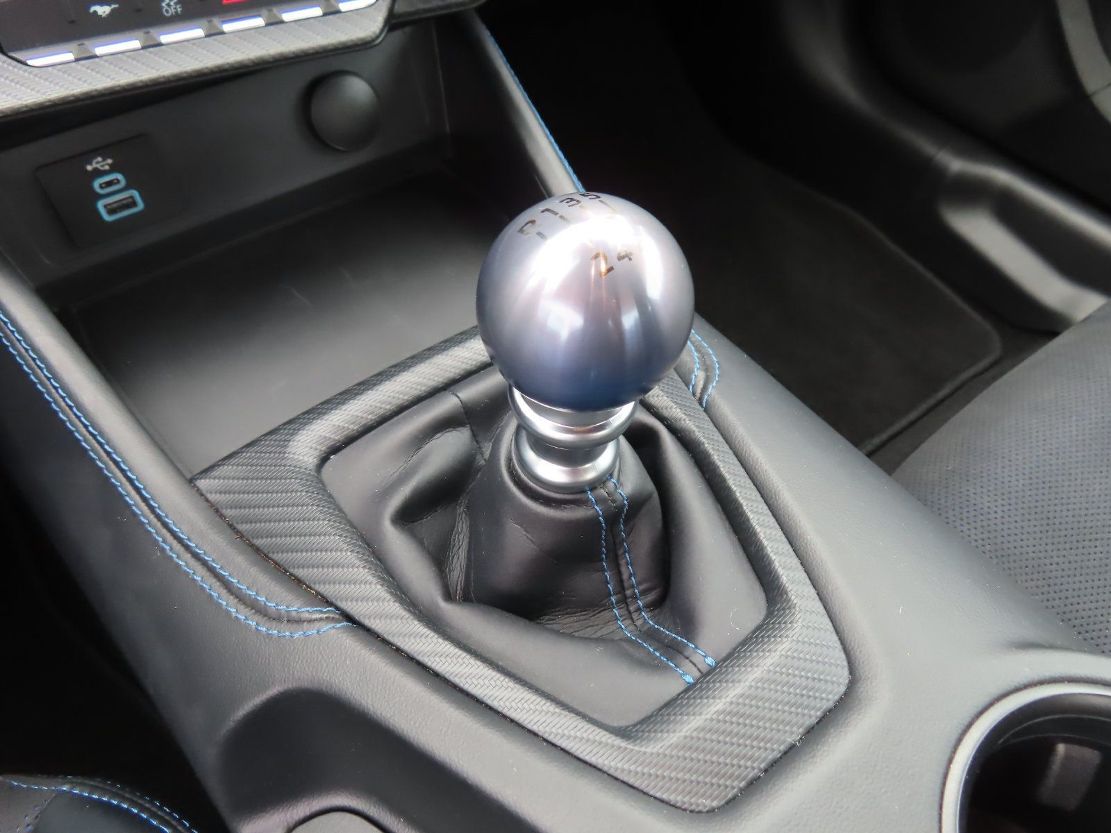 Used 2025 Ford Mustang Dark Horse RWD image 31