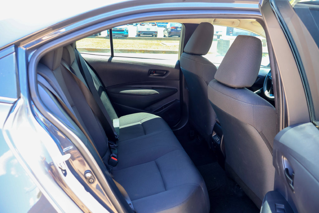 Used 2026 Toyota Corolla LE FWD image 12