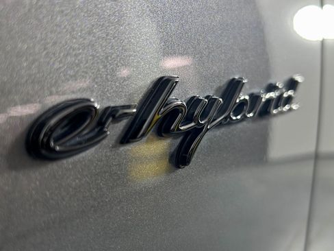 Used 2023 Porsche Cayenne Coupe image 12