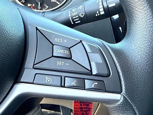 Used 2018 Nissan Rogue S image 21