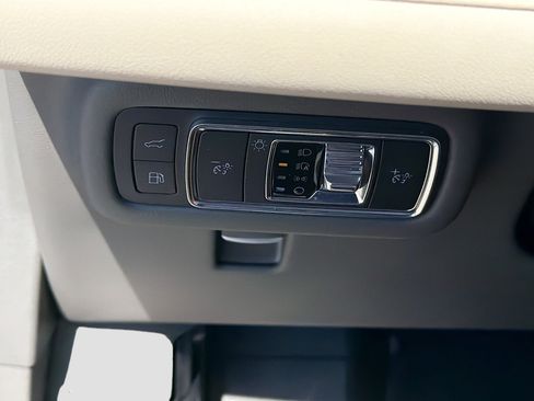 Used 2025 Lincoln Nautilus Premier w/ Equipment Group 102A image 36