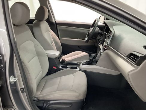Used 2020 Hyundai Elantra SEL FWD image 25