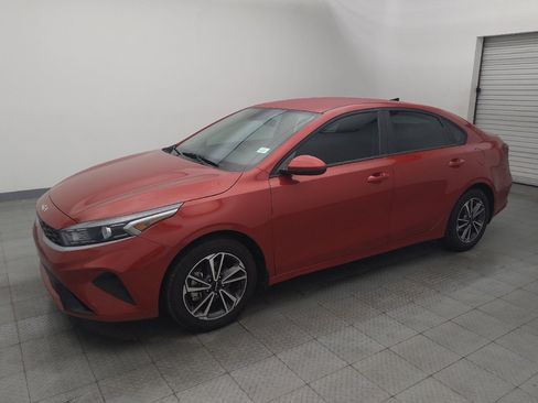 Used 2023 Kia Forte LXS image 2