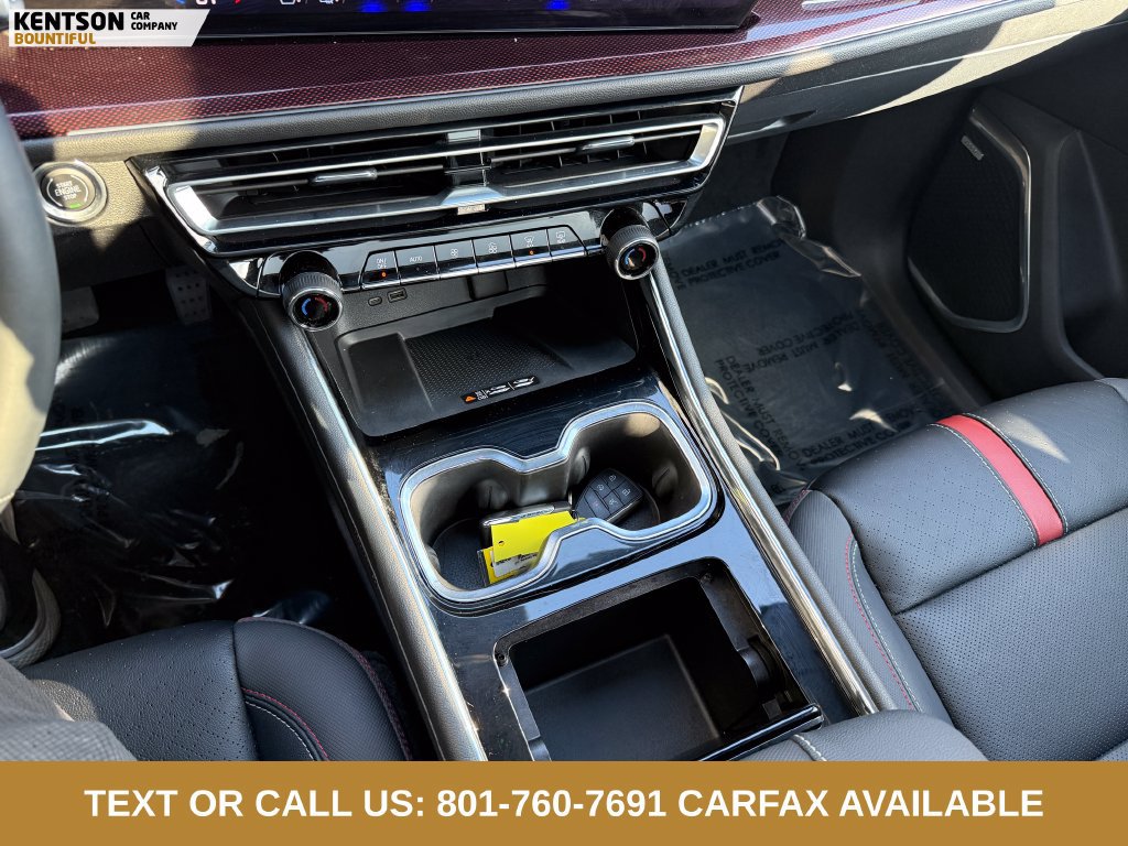 Used 2024 Chevrolet Traverse RS AWD/4WD image 25