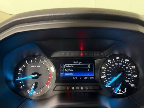 Used 2018 Ford Edge SE image 11