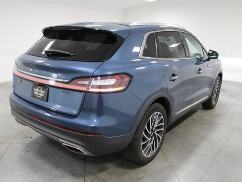 Used 2019 Lincoln Nautilus Reserve FWD image 9