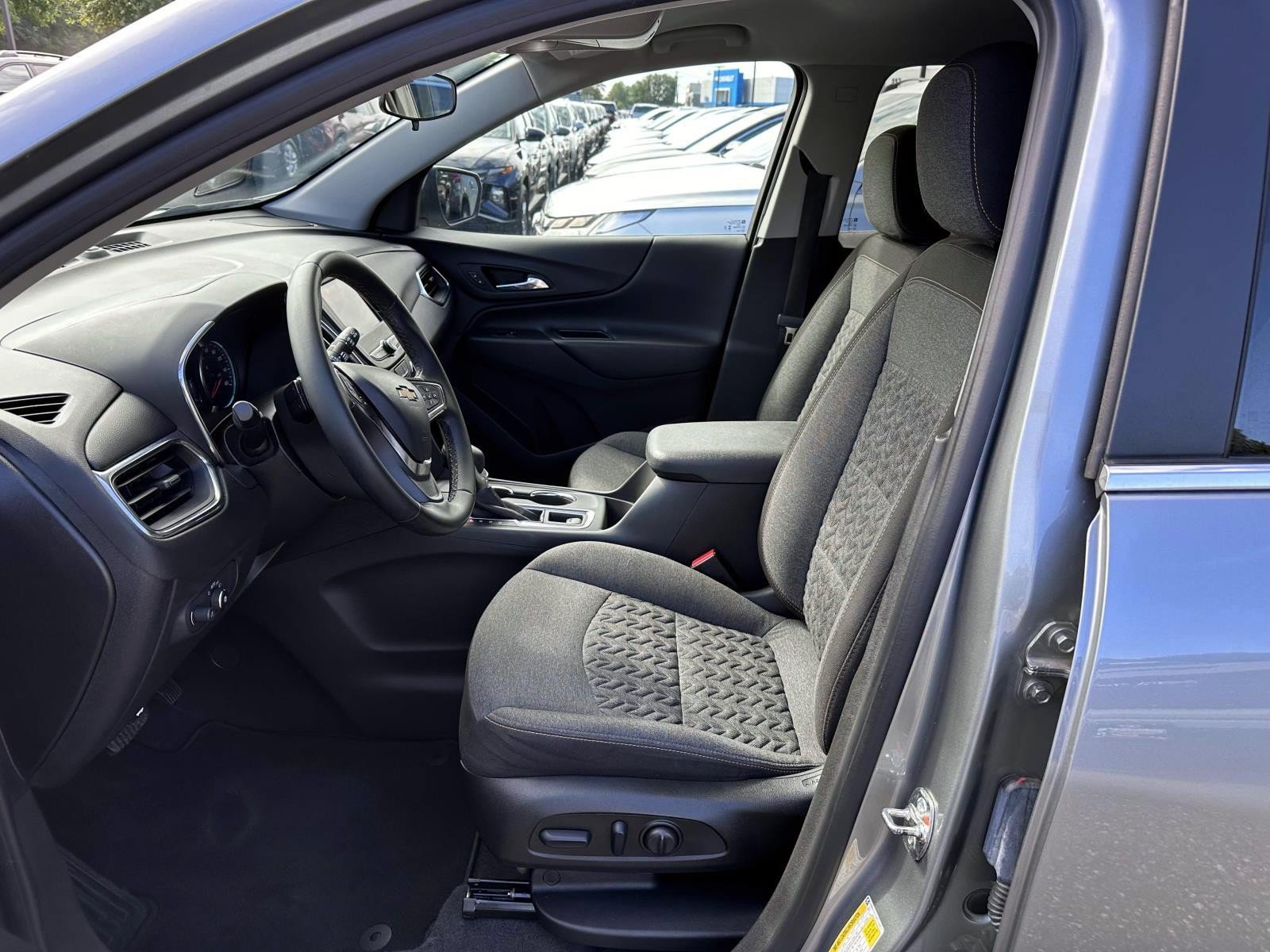 Used 2024 Chevrolet Equinox LT AWD/4WD image 11