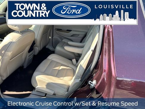 Used 2018 GMC Acadia Denali w/ Technology Package AWD/4WD image 17