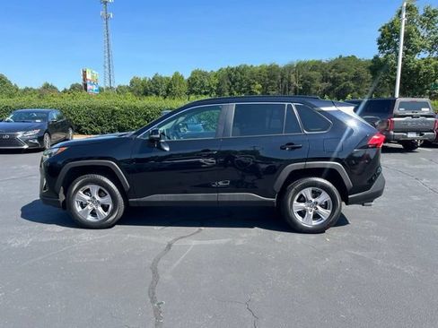 Used 2025 Toyota RAV4 XLE AWD/4WD image 14