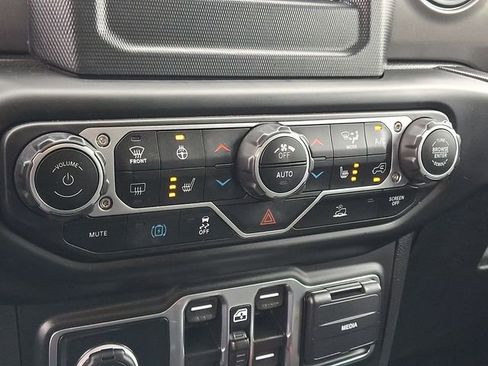 Used 2023 Jeep Wrangler Unlimited w/ Cold Weather Group AWD/4WD image 15