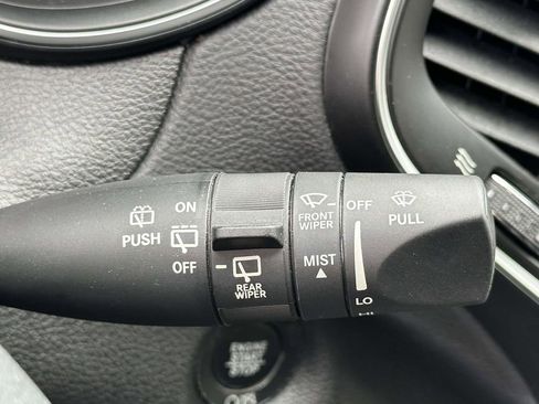 Used 2020 Jeep Cherokee Latitude Plus w/ Comfort/Convenience Group image 24