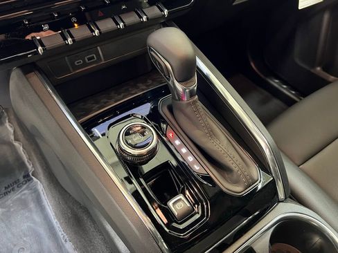 New 2026 GMC Canyon Elevation w/ Convenience Package image 23