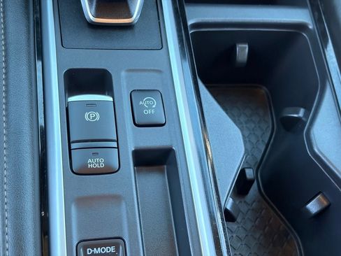Certified 2025 Nissan Pathfinder SV FWD image 26