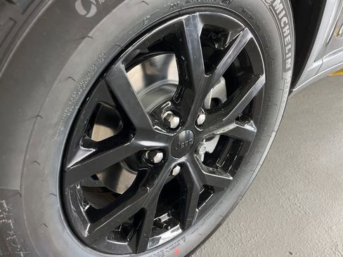 New 2026 Jeep Grand Cherokee Altitude AWD/4WD image 12