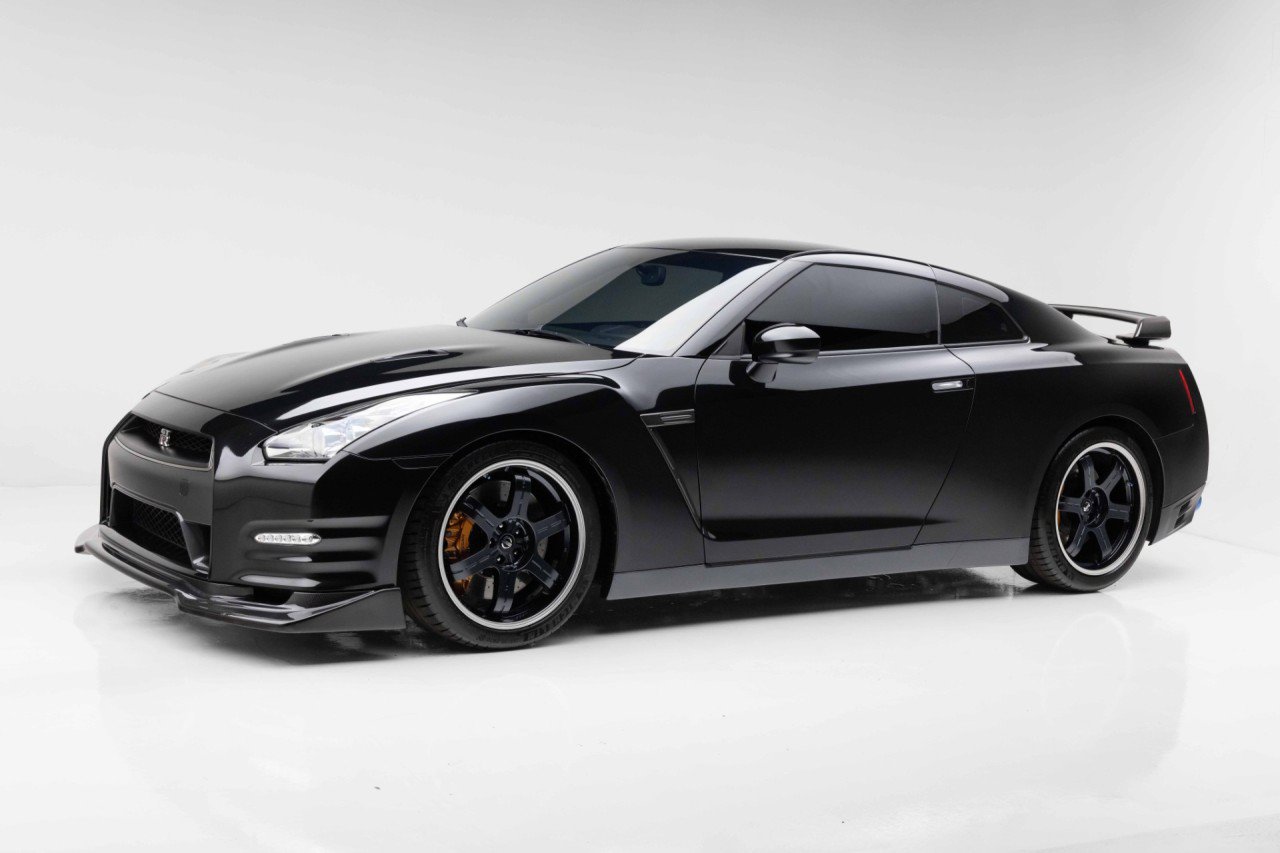 Used 2014 Nissan GT-R Black Edition AWD/4WD image 17